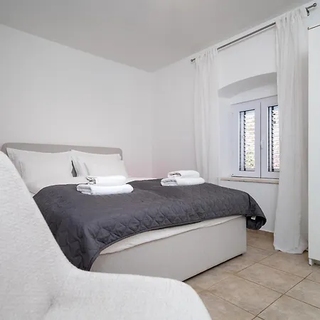 Mandina Riviera - Zf Hvar Apartman *